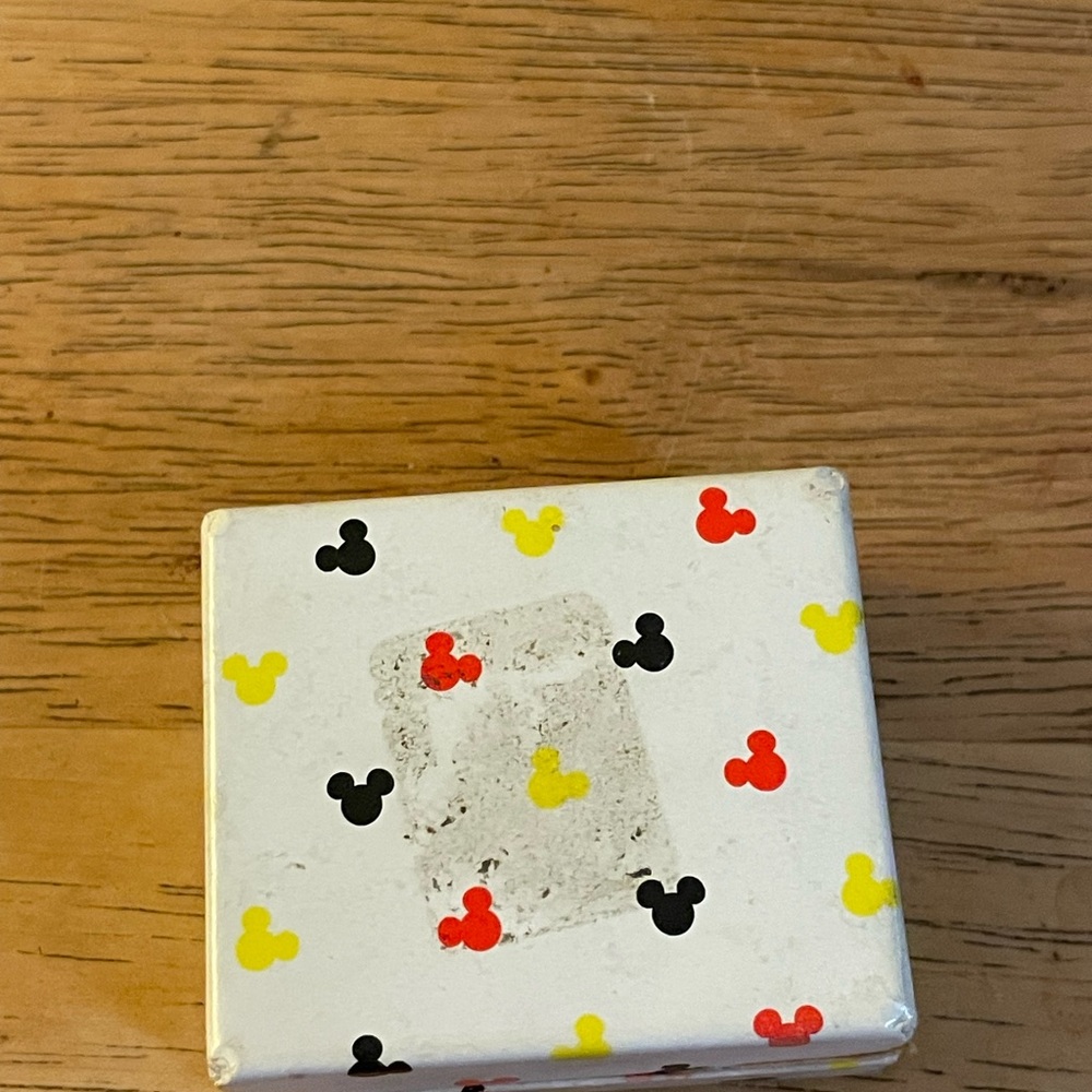 Van Dell Disney 10kt Gold Mickey Mouse USA Coin Ring size 5 Vintage Original Box - Picture 15 of 16